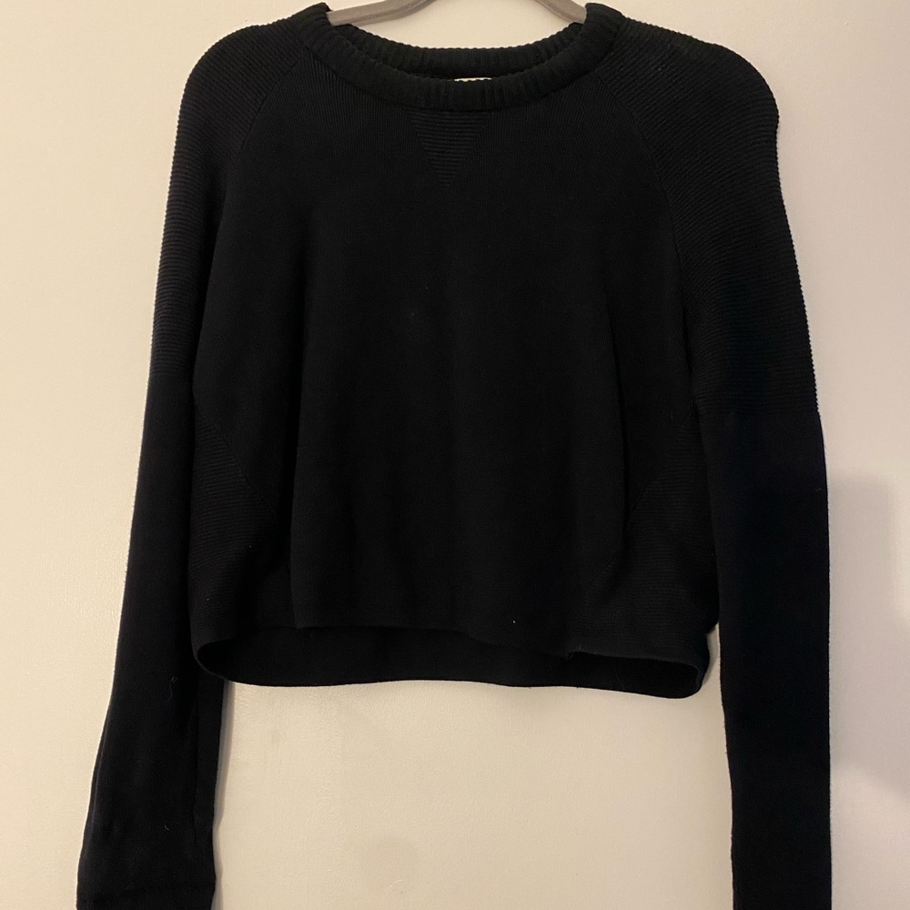 Black long sleeve cropped sweater